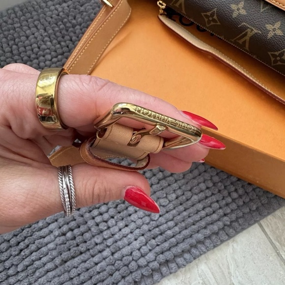 Louis Vuitton Discontinued Monogram Bumbag - Picture 12 of 12
